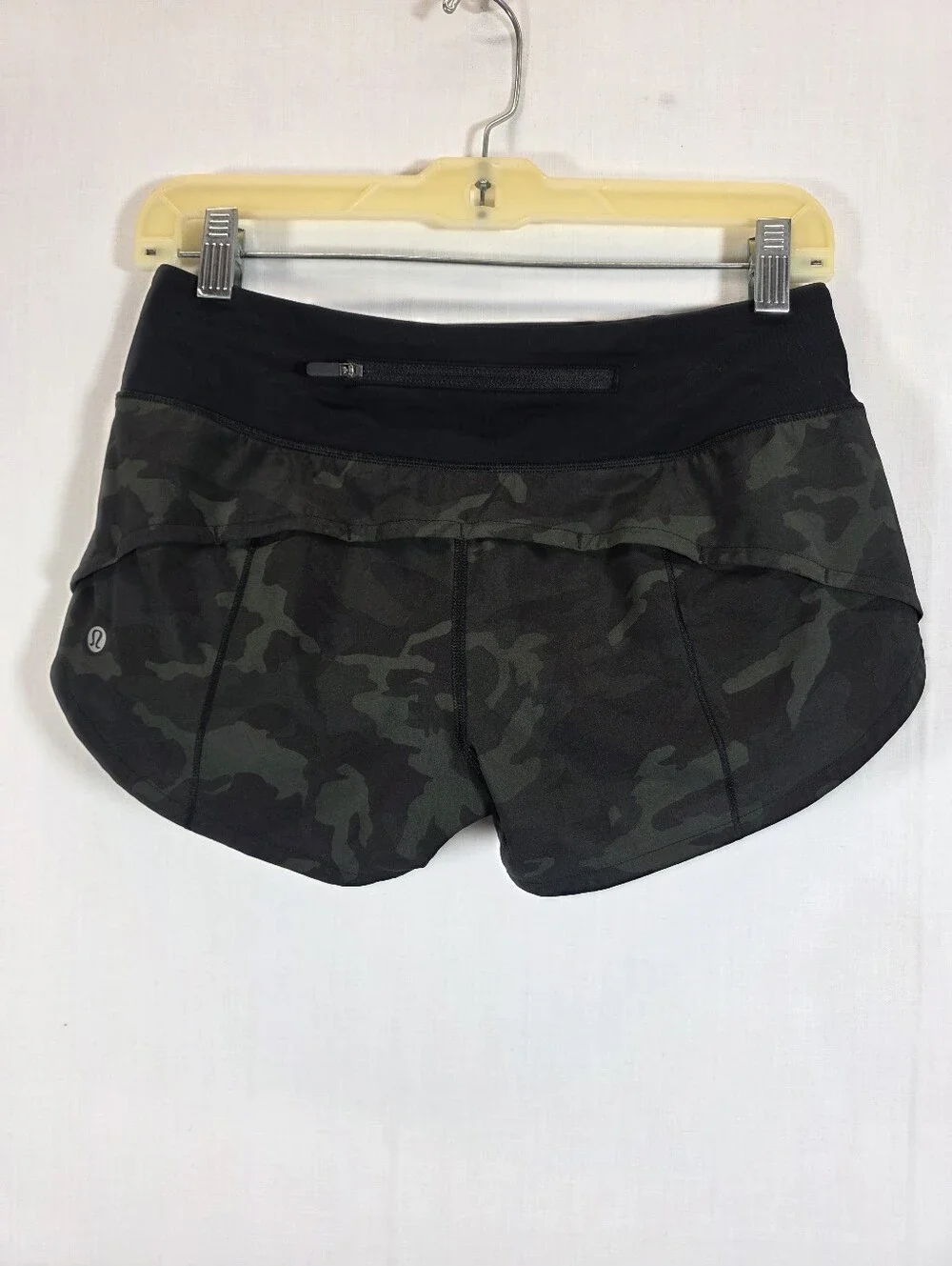 Lululemon Speed Up Short 2.5” Heritage 365 Camo Dark Olive Green Size 4